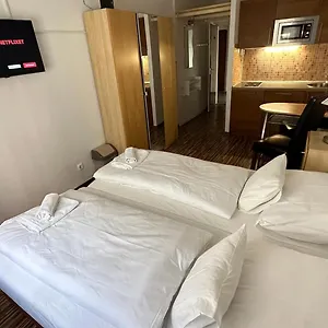 H1 Budapest